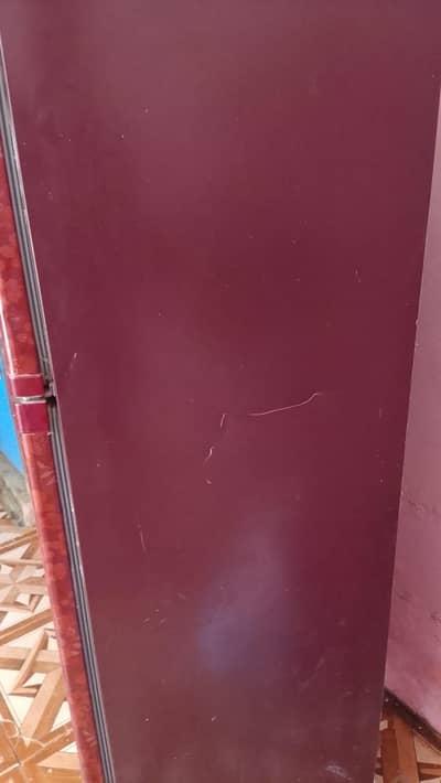 Orient ka refrigerator hy midium size main