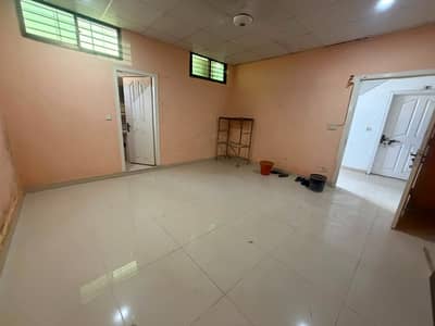 Office Ava For Rent At Commerical Market