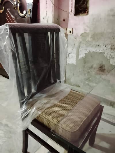 4 chairs 1 table for sale brand newtable and chairs