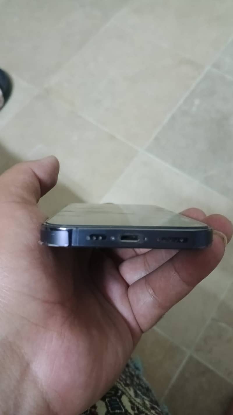 iPhone 14 Pro 2