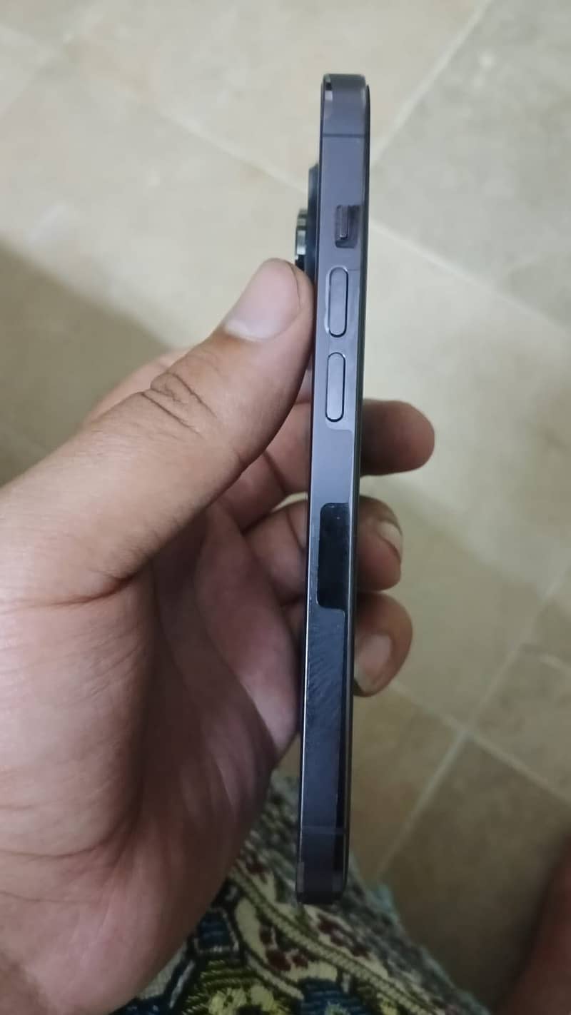 iPhone 14 Pro 3