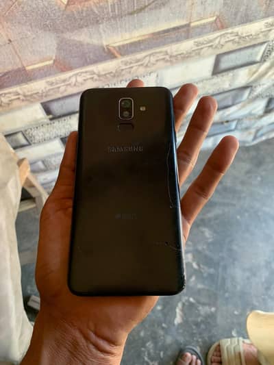 Samsung Mobile J8