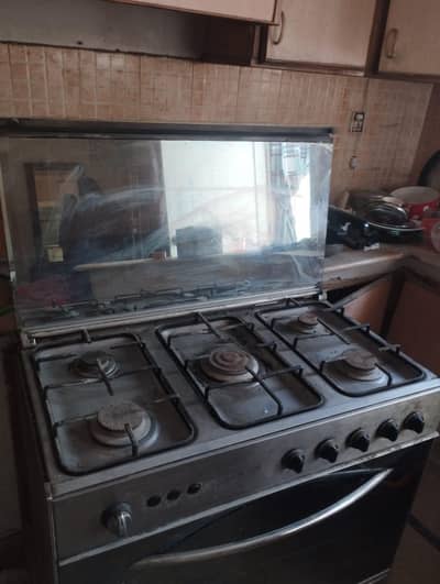 Oven with 5 burner s