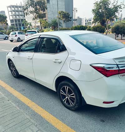Toyota Corolla 2019 contact:-03004489522 outstanding condition