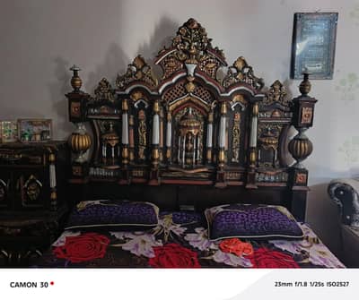 Chinioti King bed (urgent for sale )
