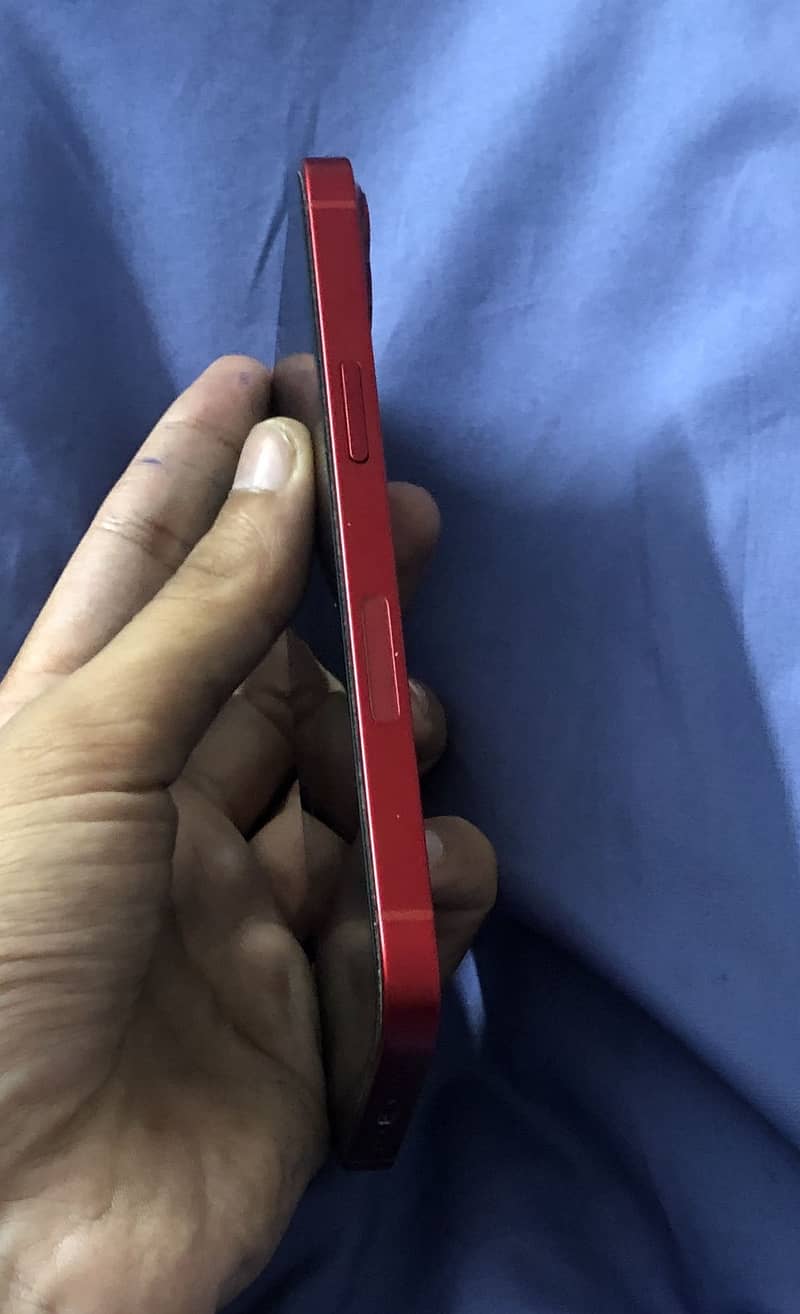 Apple iPhone 13 2