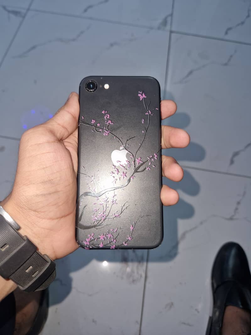 Apple iPhone SE 6