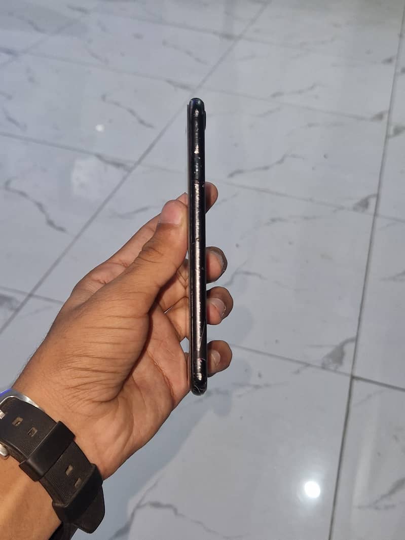 Apple iPhone SE 8