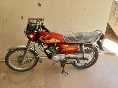 Honda CG 125 Red Model 2021 Karachi Number