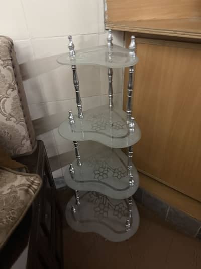 Corner glass stand