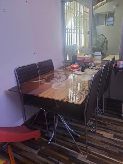 dinning table with 6 chairs