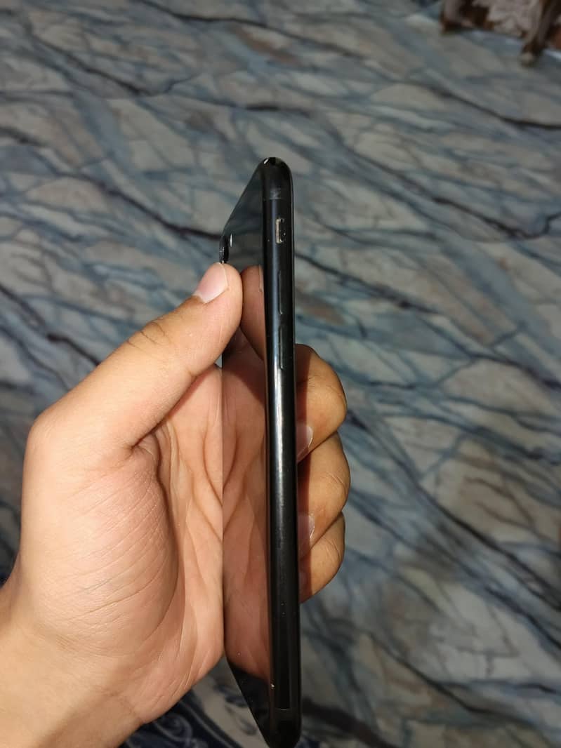 Apple iPhone 7 1