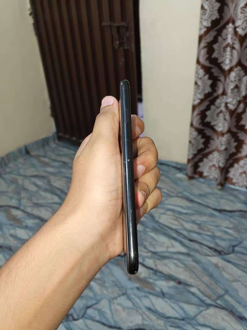 Apple iPhone 7 3
