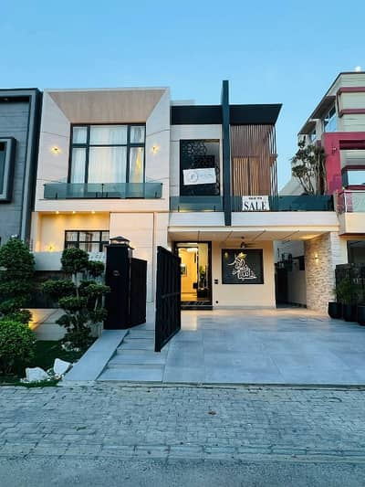 10 Marla Brand New And Modren House For Sale In Bahria Town Lahore