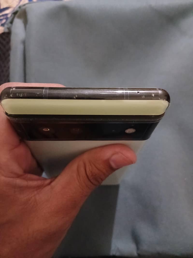 Google Pixel 6 4