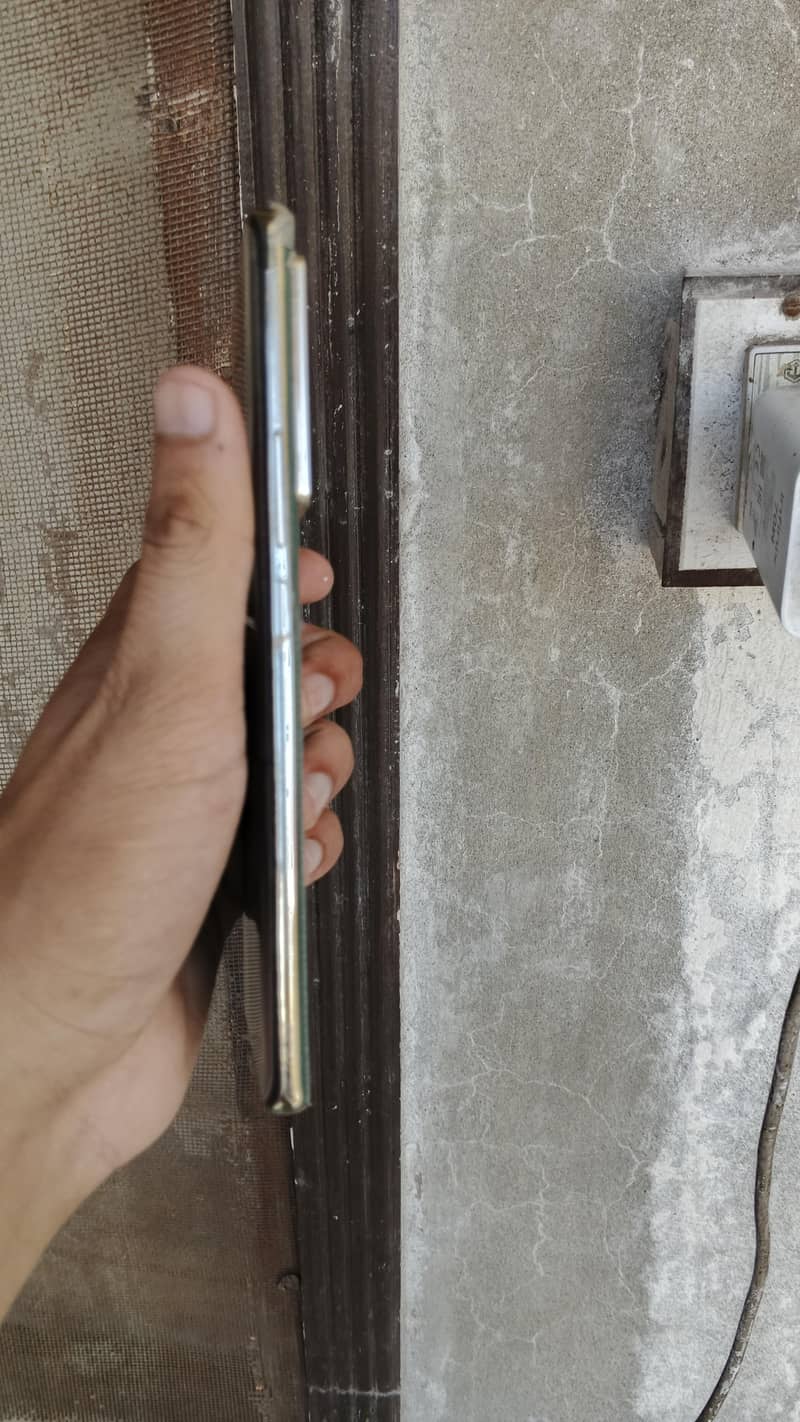 INFINIX NOTE 40 PRO 5