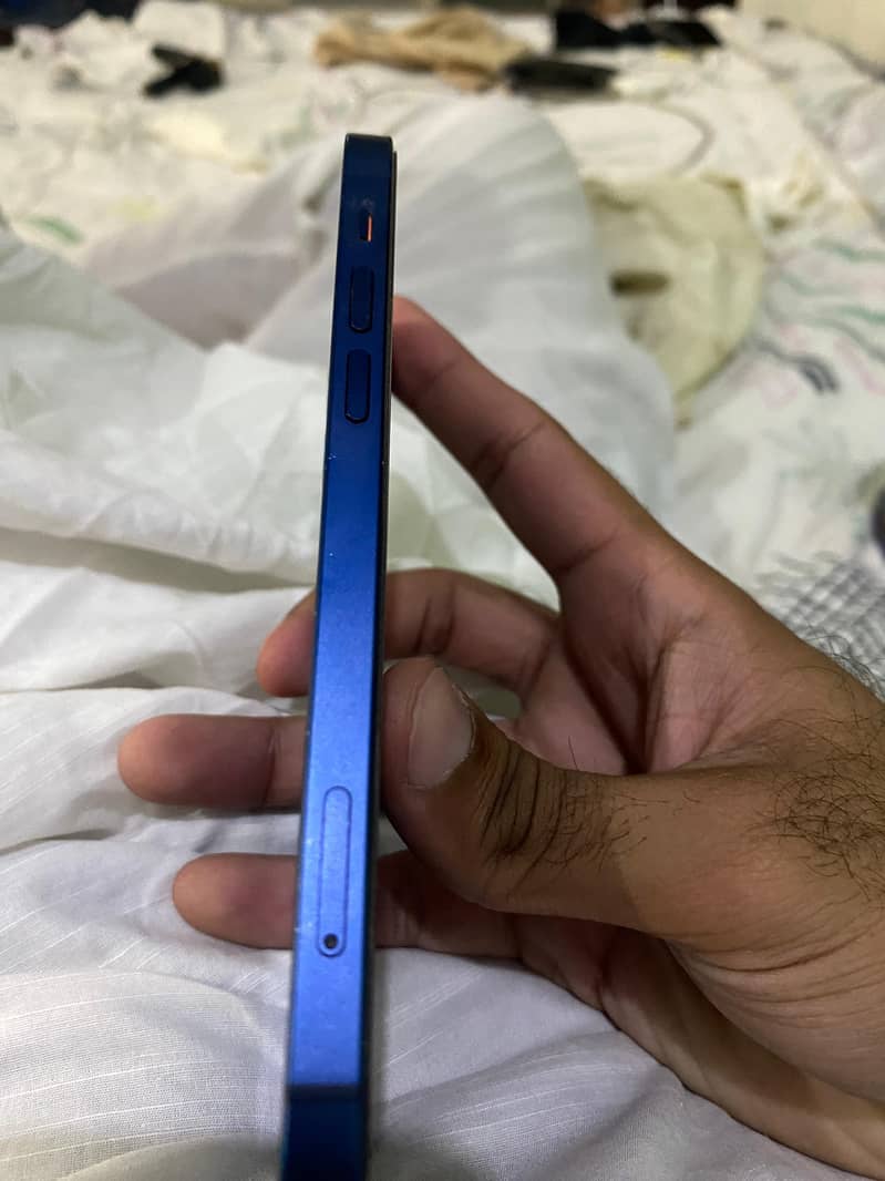 Apple iPhone 12 3