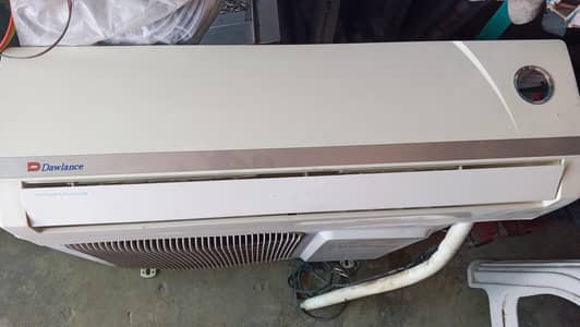 dawlace non inverter a c full ok condition 15 ft pepe ke sath