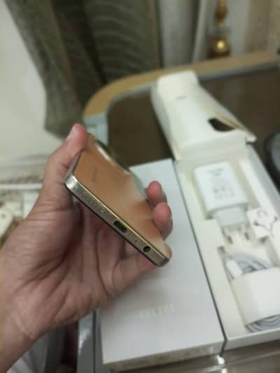 Tecno CAMON 30