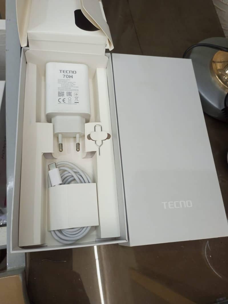 Tecno CAMON 30 1