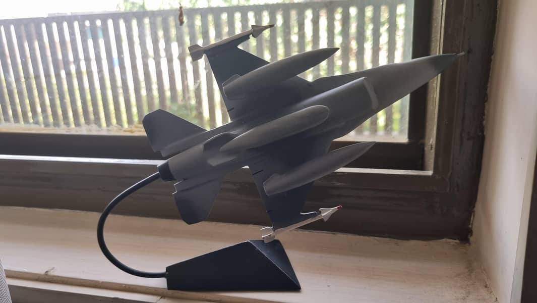 F-16 Model 1