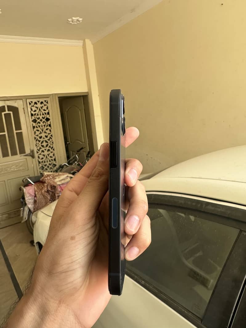 Apple iPhone 13 3
