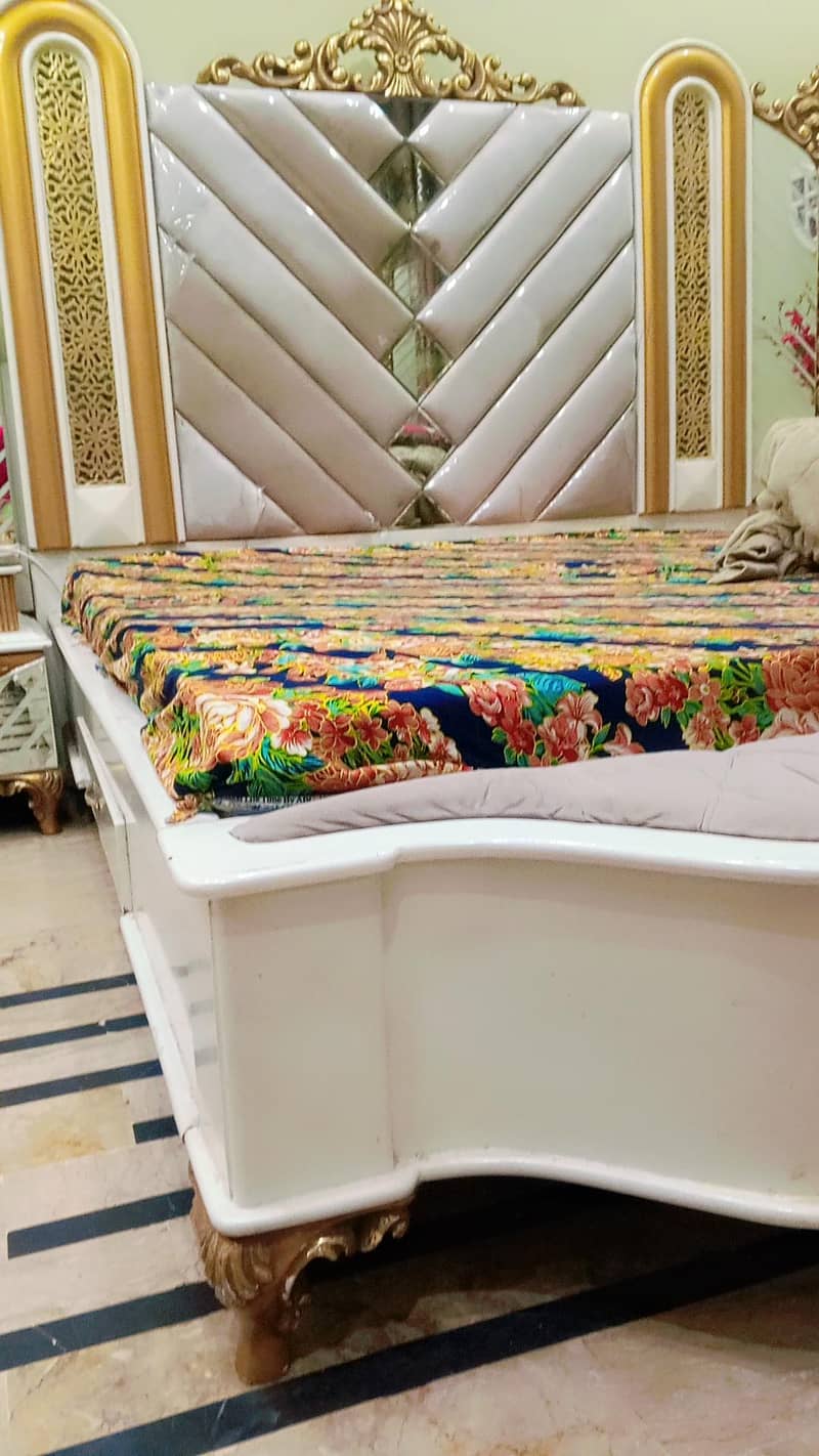 bedroom set 0