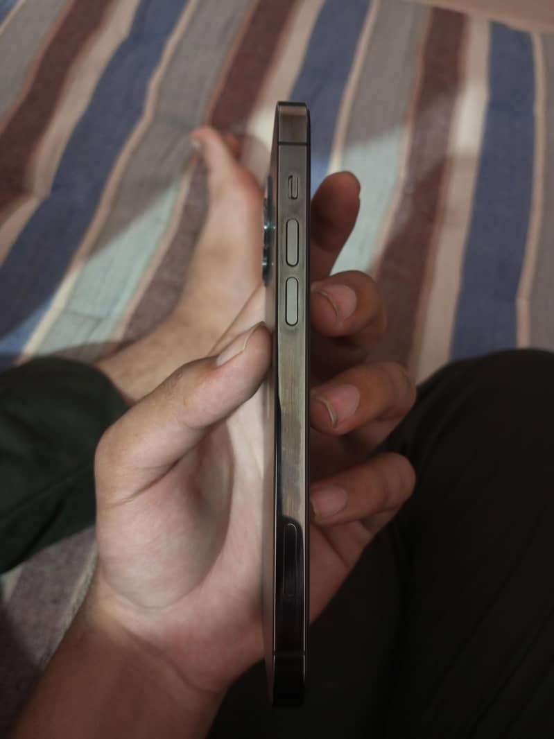 Apple iPhone 12 Pro 2