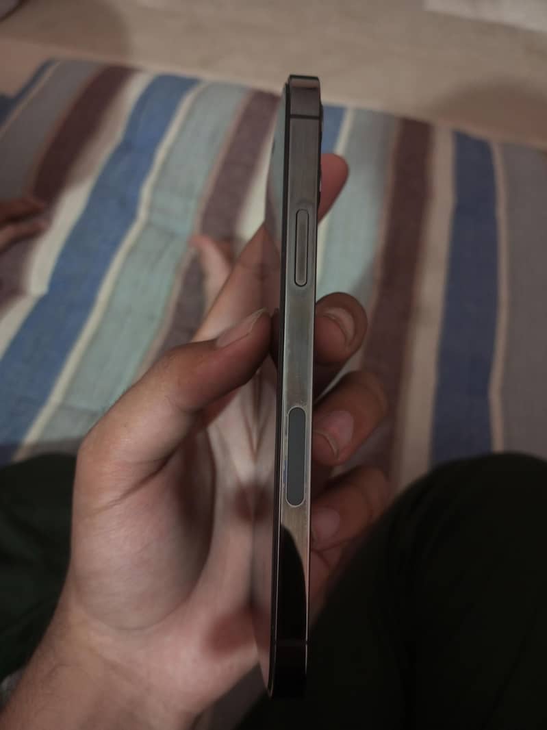 Apple iPhone 12 Pro 3