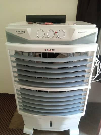 Sasco Full Size Cooler New Condition Only 1 Week Use Urgent For Sale