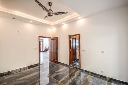 5 Marla House Available for Rent Prime Location