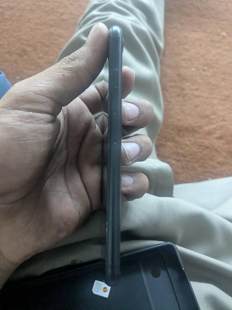 Apple iPhone 7 7