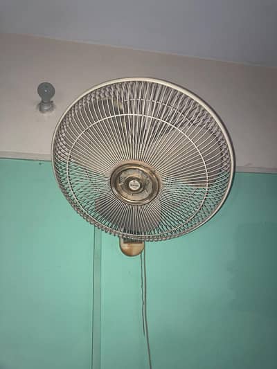 WAHID Wall Bracket Fan – Excellent Working Condition