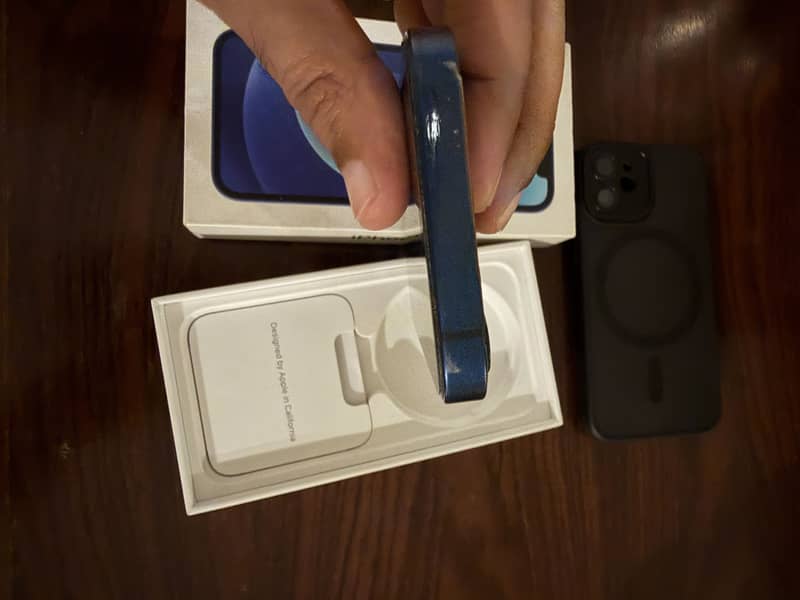Apple iPhone 12 mini 3