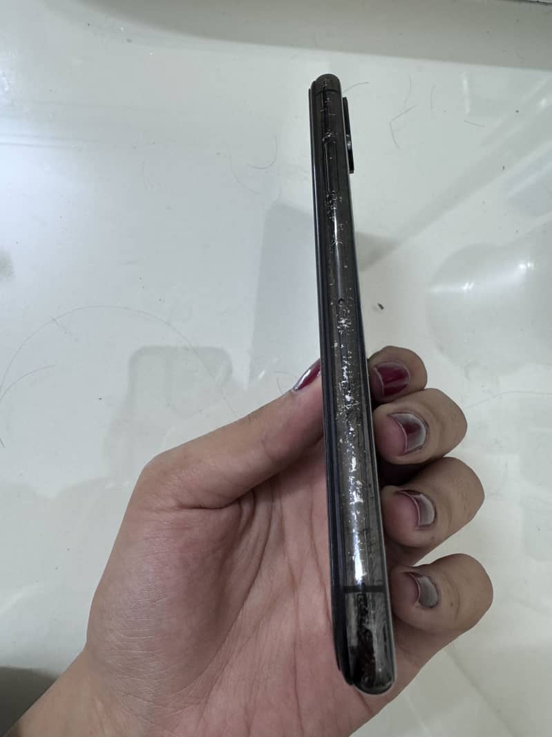 Apple iPhone X 5