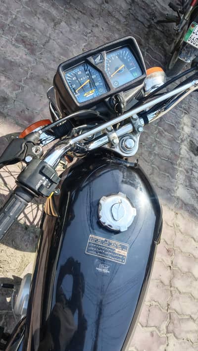 Honda CG 125 2025 Model – Genuine Condition – Black Beauty