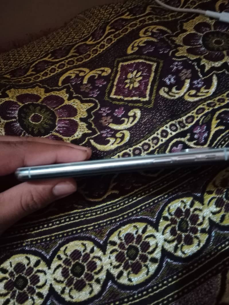 Apple iPhone X 1