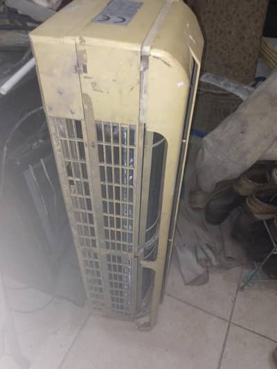 old split ac Gree