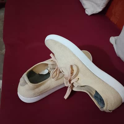 Original Allbirds Tree Runner M10 shoes.