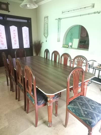 Dinning table for sale