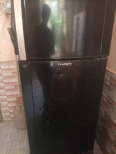 dawlance ki fridge hai bilkul ok hai