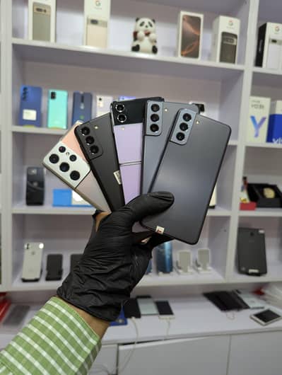 Samsung Mobile S21 . S21 Plus . Samsung Z flip 4. S21 ultra 10/10