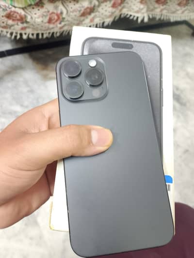 Apple iPhone 15 Pro Max icloud lock