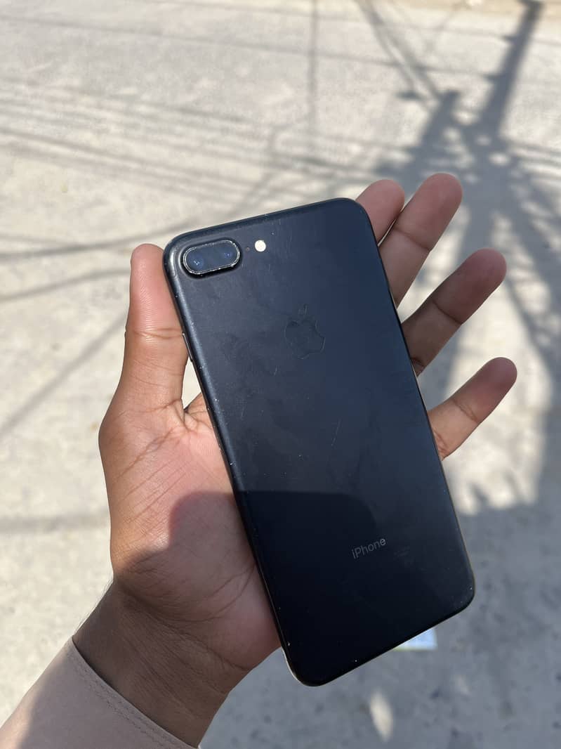 Apple iPhone 7 Plus 6