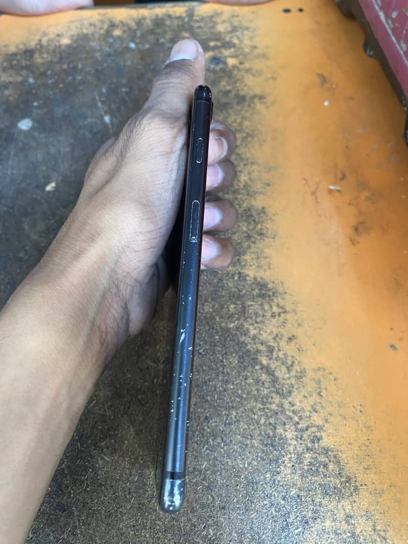 Apple iPhone 7 Plus 0