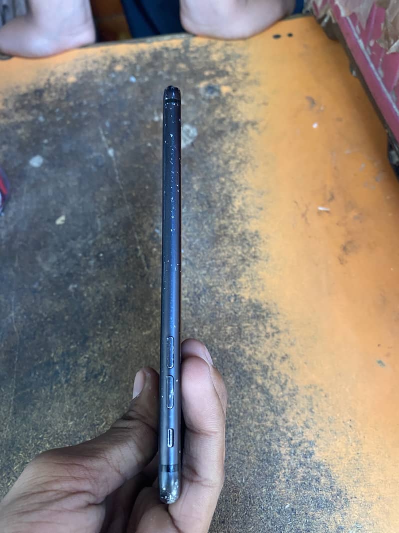 Apple iPhone 7 Plus 3