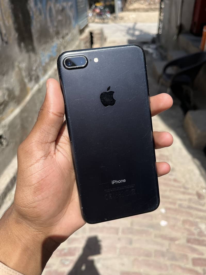 Apple iPhone 7 Plus 0