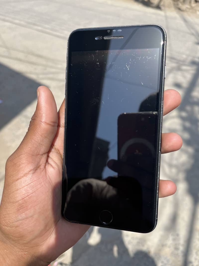 Apple iPhone 7 Plus 2