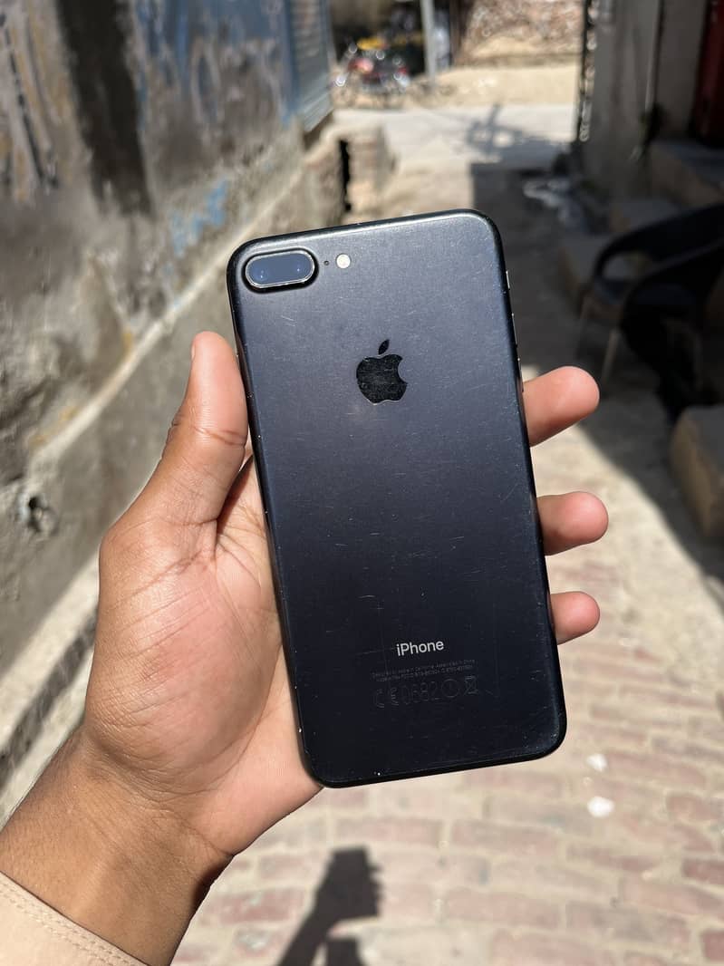 Apple iPhone 7 Plus 3