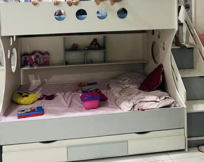 Kids bunk bed